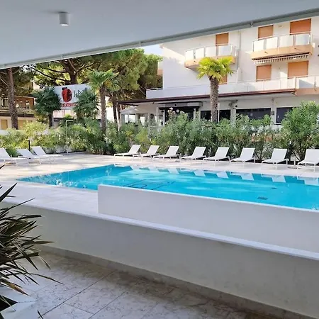 Ht - Luxury At Palm